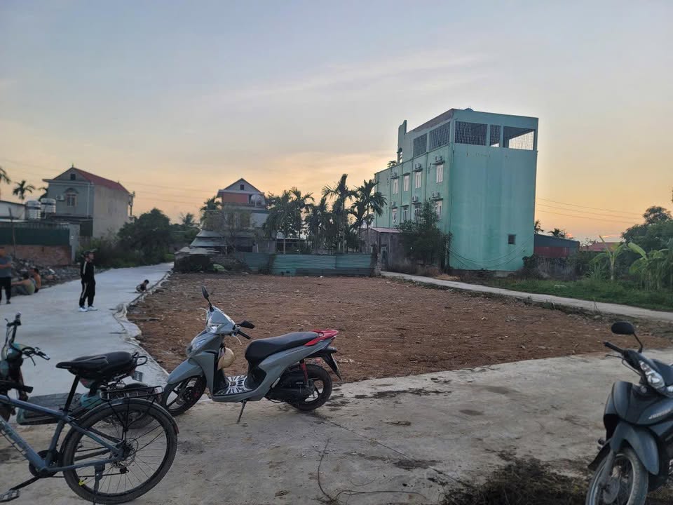 Đất 2 mặt tiền đường Liên Khu Bí Giàng, Yên Thanh, Uông Bí 98m² - Giá chỉ 8xx triệu!