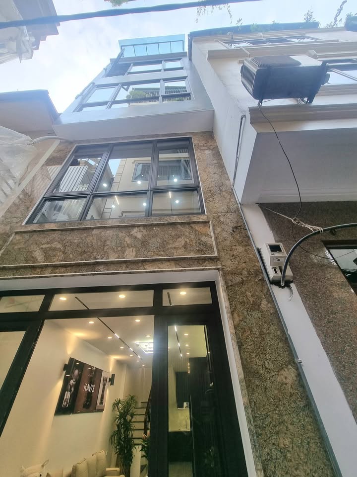 Nhà 5 tầng Bạch Mai 34m² giá 8 tỷ - Full nội thất, gần ô tô!