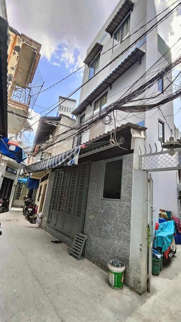 Nhà phố Quận 4 - Đường Đoàn Văn Bơ 23m² giá 2.9 tỷ - An ninh, tiện nghi, ở ngay!