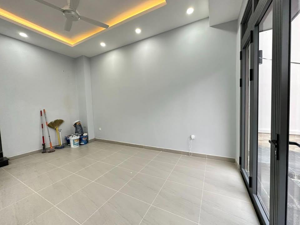 Front House cho thuê đường Huỳnh Tấn Phát, quận 7 - Giá chỉ 6 triệu/tháng!