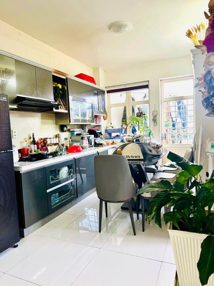 Căn hộ chung cư Yersin Đà Lạt 90m² giá 2.72 tỷ - Đầy đủ nội thất, sẵn sàng vào ở!