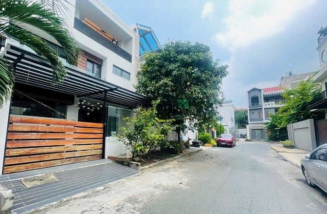 Biệt thự đẹp Đào Trí Quận 7 400m² giá 17.9 tỷ - Thiết kế hiện đại, thang máy xịn