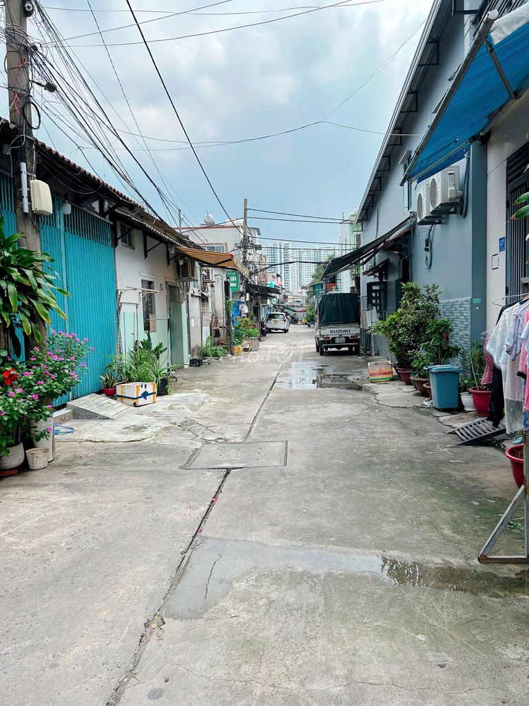 Nhà C4 mới 72m² hẻm C3 Phạm Hùng, giá 3.5 tỷ - Xe tải vào tận nơi!