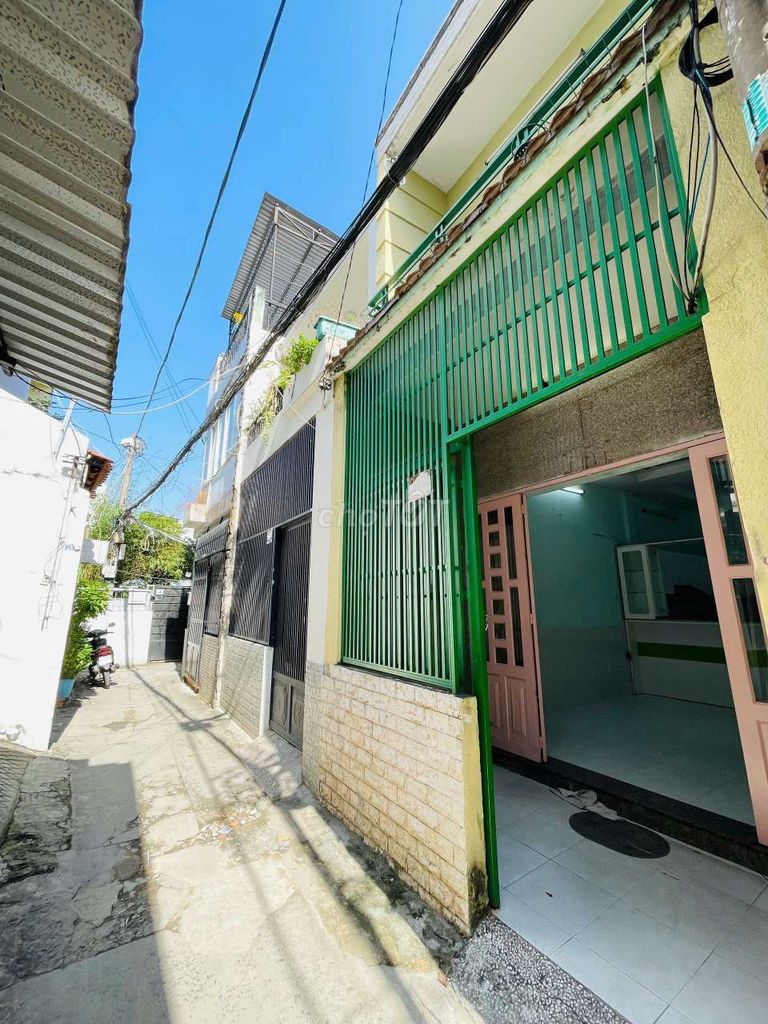 Nhà sau căn mặt tiền Lê Quang Định P11 Bình Thạnh 34m² giá 5.15 tỷ - Tiện nghi và dễ dàng cải tạo!