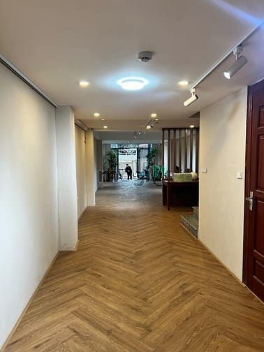 Mặt bằng cho thuê 120m² mặt đường Âu Cơ, Tây Hồ - Vị trí đắc địa, giá tốt!