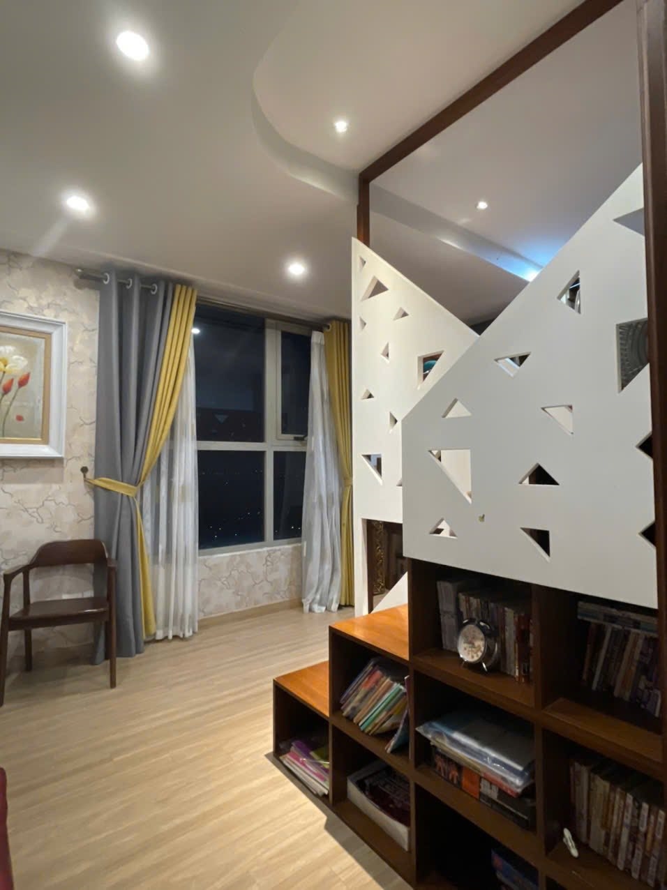 Căn hộ IA20 Ciputra lô góc 108m² giá 9.7 tỷ - Nội thất gỗ óc chó sang trọng