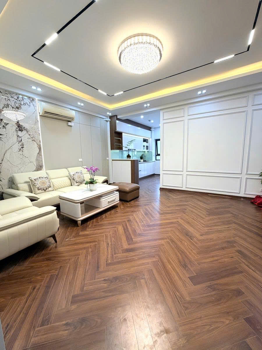 Nhà mặt phố Dương Quảng Hàm 100m², mặt tiền 4.5m giá 40 tỷ - Cơ hội đầu tư hiếm có!