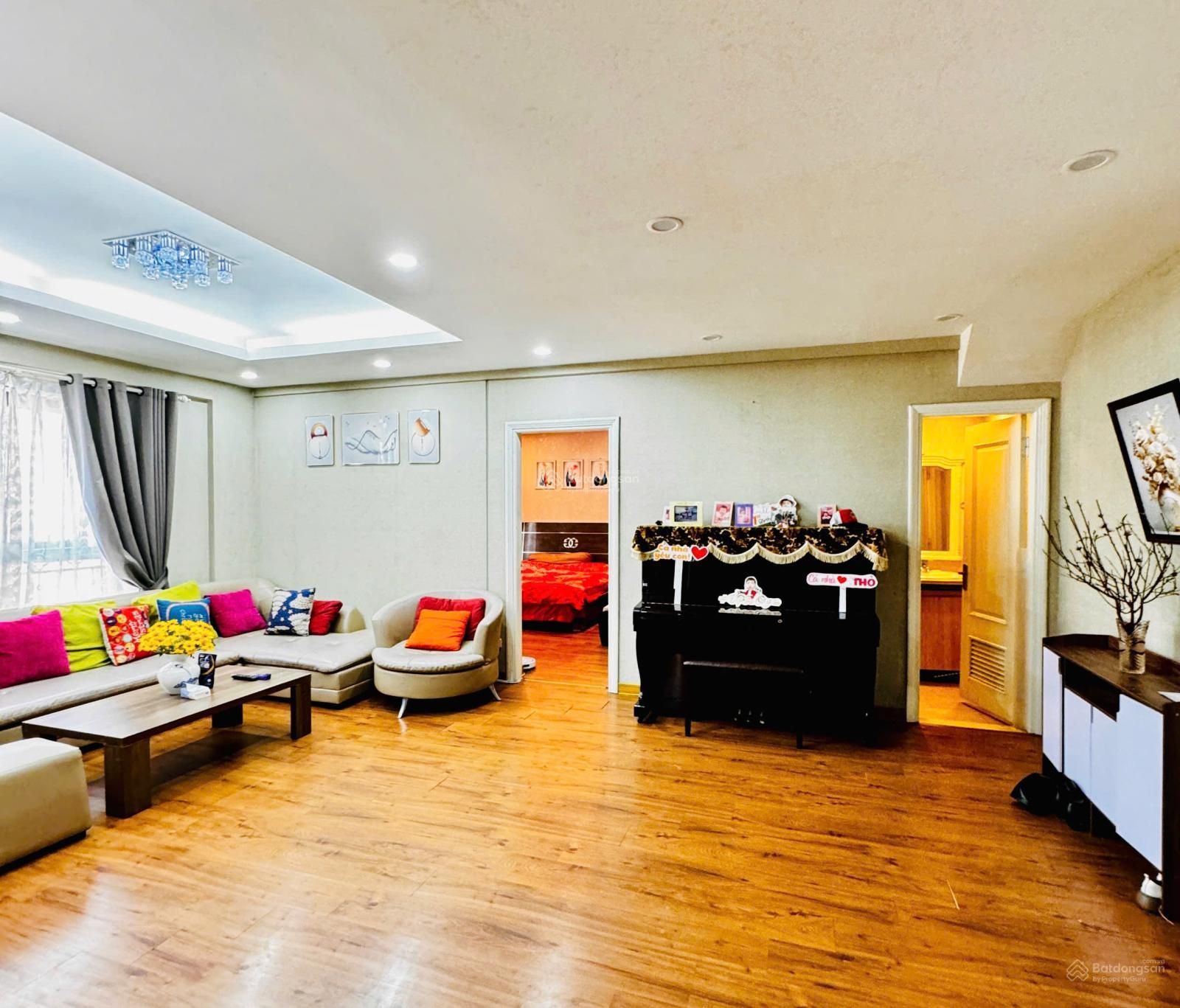 Căn hộ chung cư D2 Giảng Võ 118m² giá 25 triệu - Nội thất đầy đủ, view đẹp!