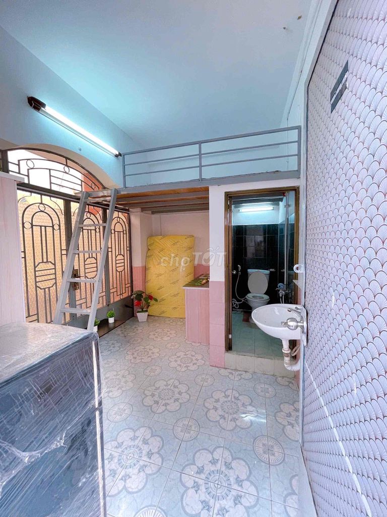 Phòng trọ cho thuê tại Hoàng Ngân Q8 30m² chỉ 3 triệu - Ban công rộng thoáng đãng!