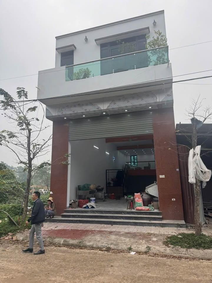 Nhà 2 tầng Định Trung Vĩnh Phúc 117m² giá 3.7 tỷ - Chính chủ bán gấp!