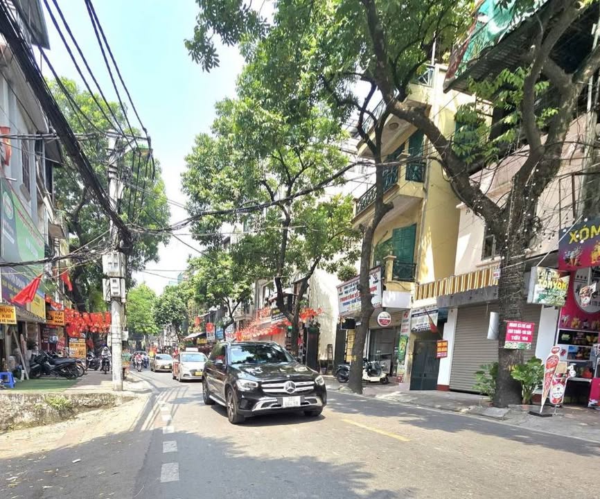 Nhà phố Hoàng Hoa Thám, Ba Đình 47m² giá 8.86 tỷ - Thiết kế thông thoáng, vị trí đắc địa!