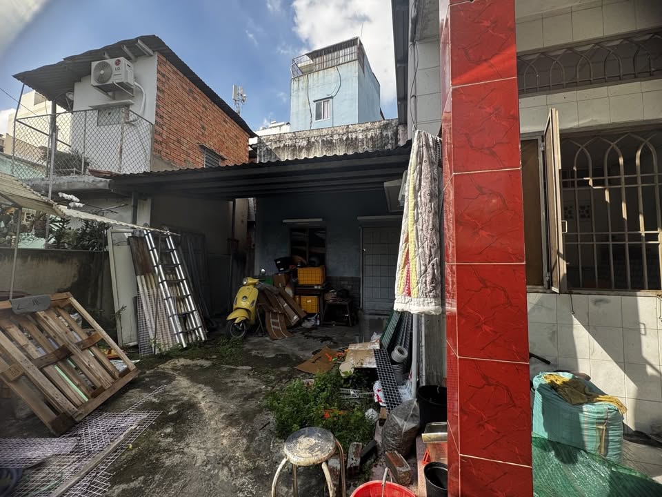 Đất nền Bình Thạnh 200m² giá chỉ 13.99 tỷ - Vị trí vàng ngay ngã ba!