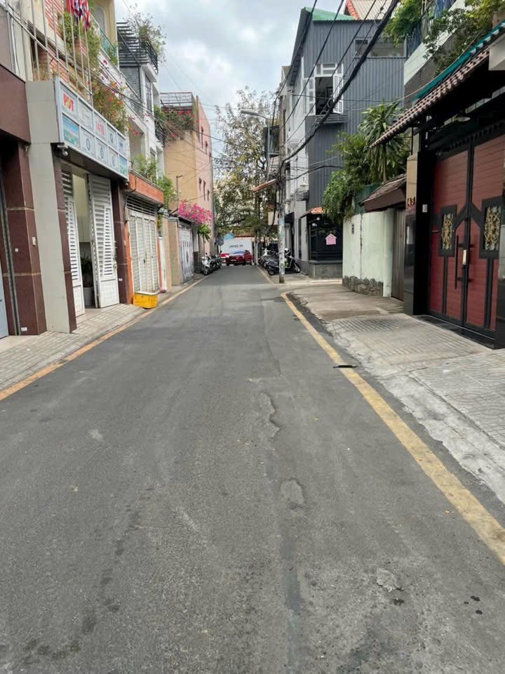 Nhà phố Ngô Tất Tố, Bình Thạnh 50m² giá 6,6 tỷ - Hẻm xe hơi rộng rãi!