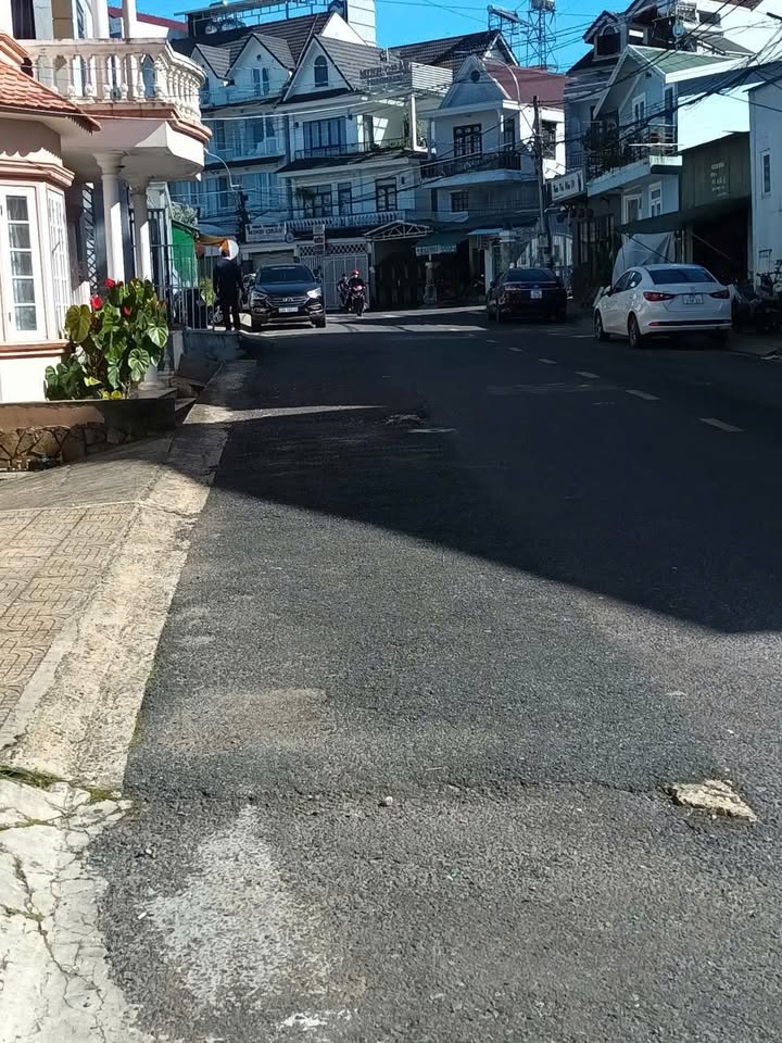 Cho thuê mặt bằng đường Thông Thiên Học, Đà Lạt 40m² giá 8 triệu - Phù hợp văn phòng và làm đẹp!