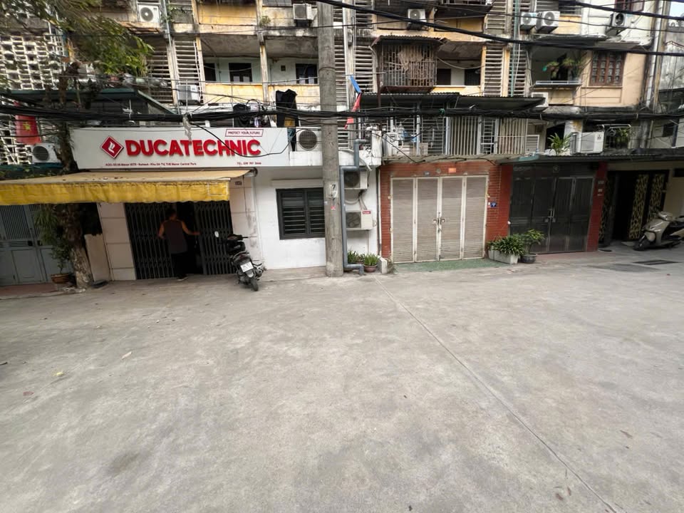 Nhà tập thể T1 Ngõ 1 Tạ Quang Bửu, Hai Bà Trưng 100m² - Ô tô đỗ cửa, thuận tiện kinh doanh!