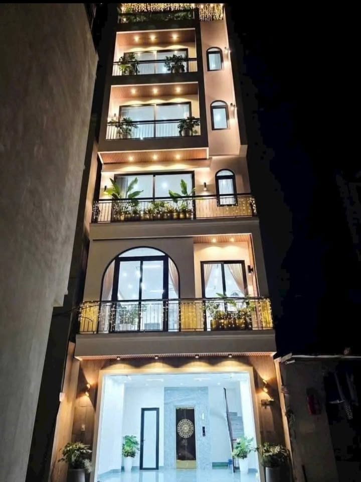 Nhà phố Thạch Bàn, Long Biên 48m² giá 11 tỷ - Ô tô vào tận nhà, đầy đủ tiện nghi!