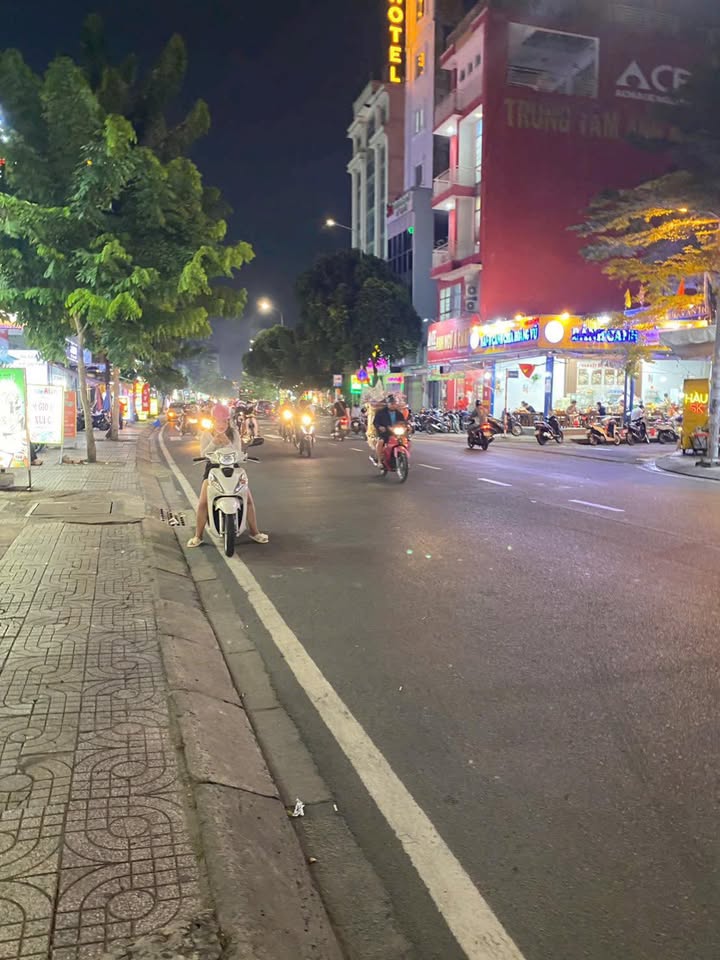 Nhà mặt tiền kinh doanh Tân Sơn Nhì 193.8m² giá 49 tỷ - Đầu tư sinh lời ngay!