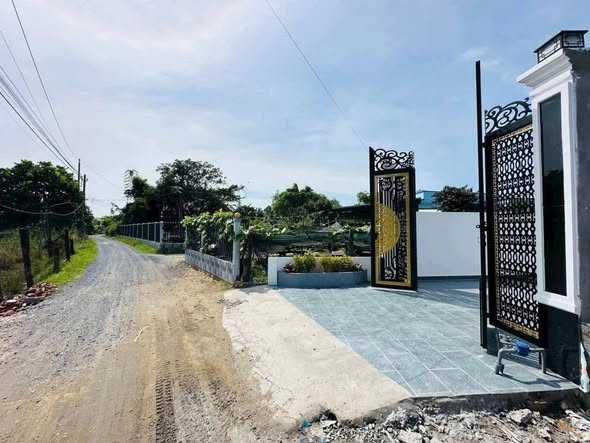 Nhà cấp 4 Mặt Tiền đường Chùa Thiên Mụ, 192m² giá 2.25 tỷ - Thương lượng ngay!