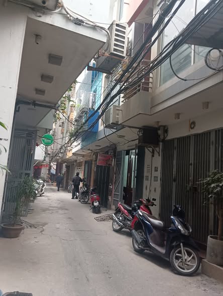 Nhà mặt phố Dương Quảng Hàm 52m² giá 13 tỷ - Kinh doanh sầm uất!