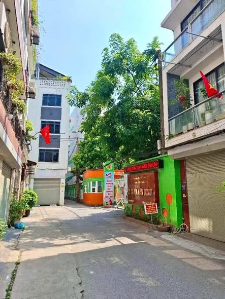 Nhà riêng Bồ Đề Long Biên 33m² giá 1 tỷ - Ô tô đỗ cổng, đầy đủ tiện ích!