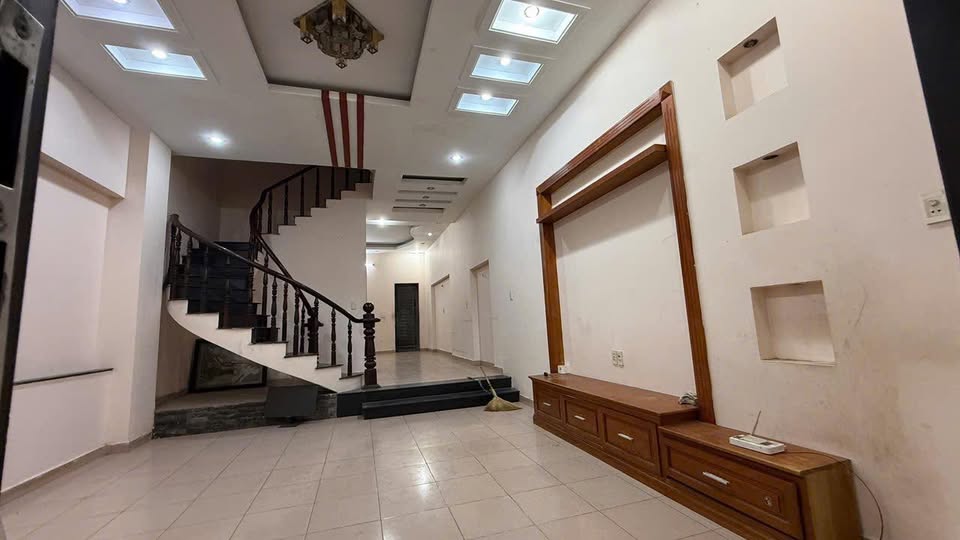 Nhà mặt tiền Kinh doanh Hiệp Bình Chánh 100m² giá 22 triệu - Thích hợp làm văn phòng và kinh doanh!