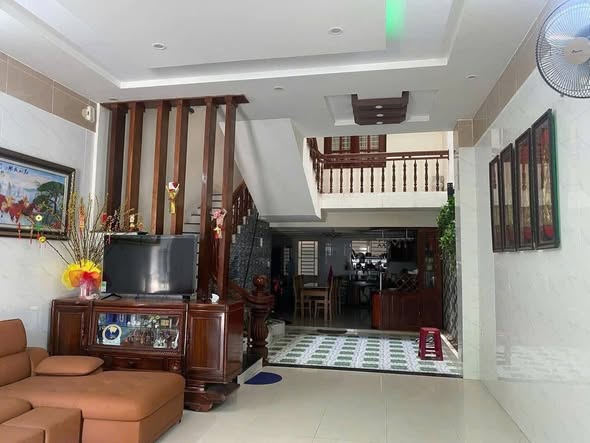 Nhà nguyên căn cho thuê tại phường Nghĩa Lộ, Quảng Ngãi - Full nội thất, giá chỉ 7.5 triệu!