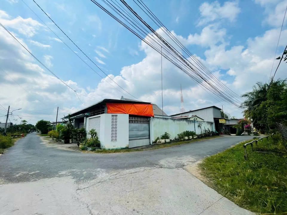 Đất thổ cư 2 mặt tiền đường Làng Nghề, Trà Vinh 243m² giá 1.5 tỷ - Cơ hội đầu tư hấp dẫn!