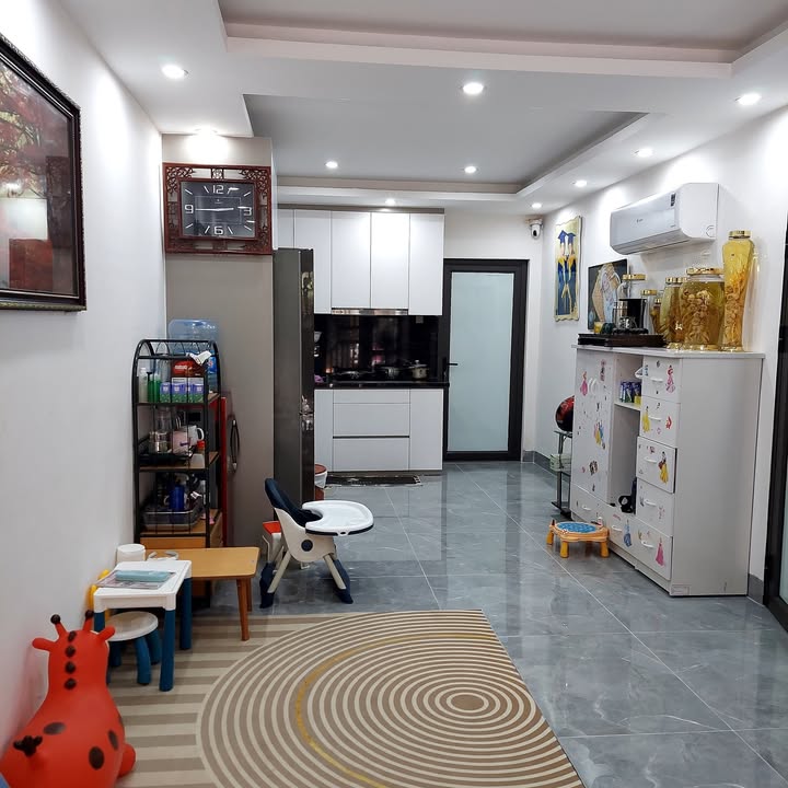 Căn hộ tập thể 1T khu Tăng Thiết Giáp, Hoàng Quốc Việt 65m² - Thoáng mát, ô tô đỗ cửa!