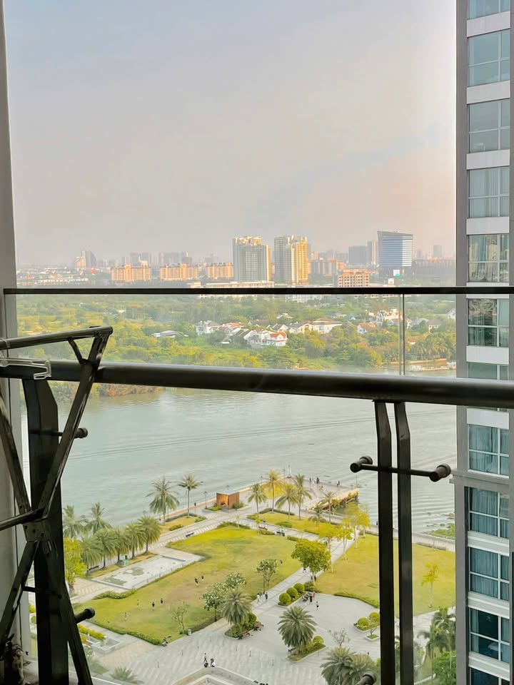 Căn hộ Vinhomes Central Park Bình Thạnh 87.5m² giá 12 tỷ - Full nội thất, view sông thoáng đãng!