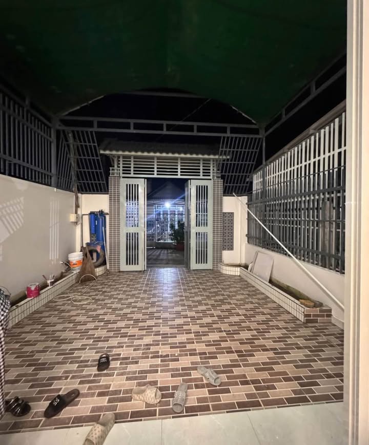 Nhà hẻm ô tô 639 Lê Hồng Phong, Sóc Trăng 155m² giá 2.15 tỷ - Không khí trong lành như quê