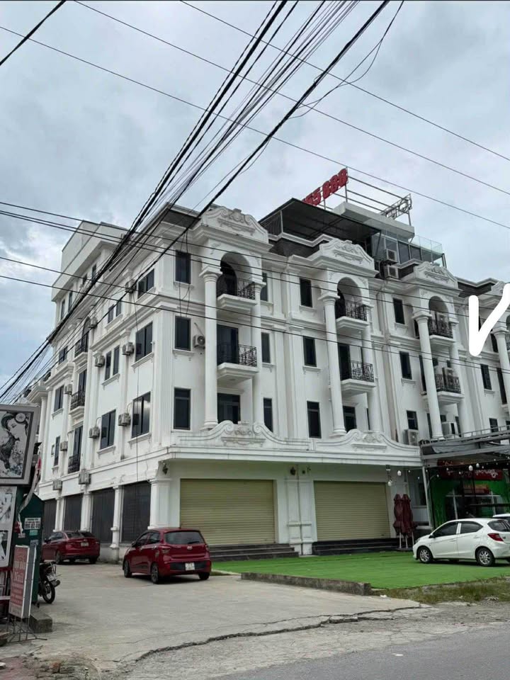 Bán gấp FrontHouse 4,5 tầng đường Hồ Tông Thốc, Vinh 152m² giá 14 tỷ - Kinh doanh sầm uất!