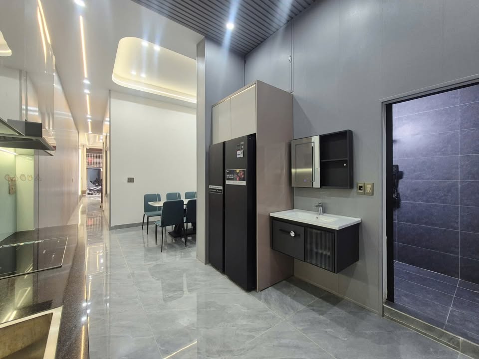 Nhà 2.5 Tầng Tại Chợ Tây Thành, 80m² Giá 4.x Tỷ - Sẵn Sàng Vào Ở!