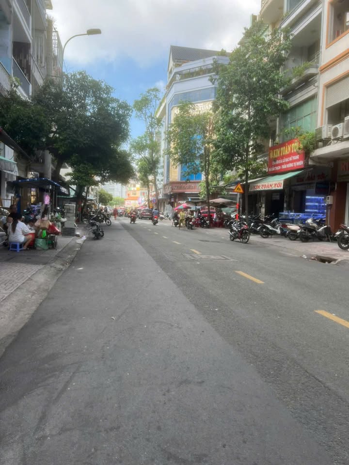 Nhà mặt tiền Nhiêu Tâm, Quận 5, 74.9m² giá 56.8 tỷ - Kinh doanh đắc địa!