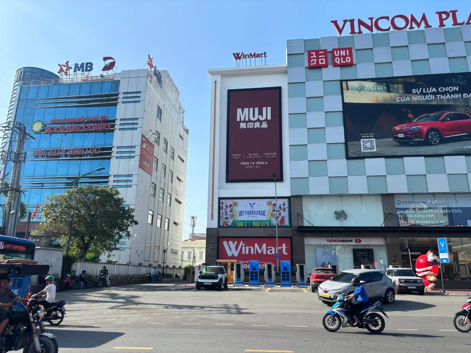 Nhà mặt tiền đường số Hiệp Phú, Thủ Đức 57.2m² giá 5.6 tỷ - Chính chủ lâu đời, ở ngay!