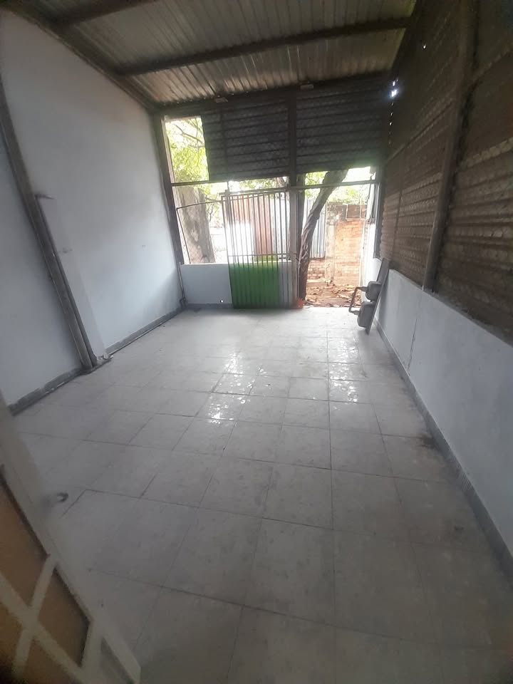 Nhà nguyên căn ấp 4, Đông Thạnh, Hóc Môn 80m² giá 3.3 triệu - Dọn vào ở ngay!