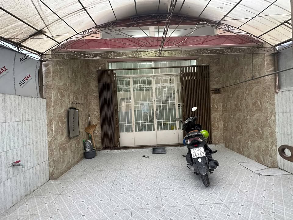 Nhà cho thuê 2 phòng ngủ tại Nguyễn Thái Sơn, Gò Vấp - 9.5 triệu/tháng, hẻm xe hơi rộng rãi!