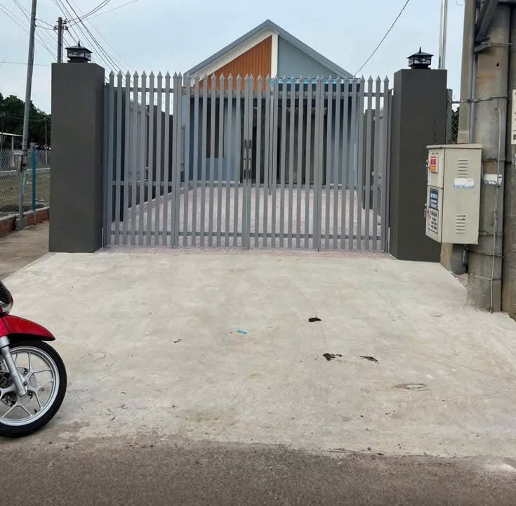 Nhà cho thuê mặt tiền đường Thành Thái, Bảo Vinh 3PN - Giá chỉ 5 triệu/tháng