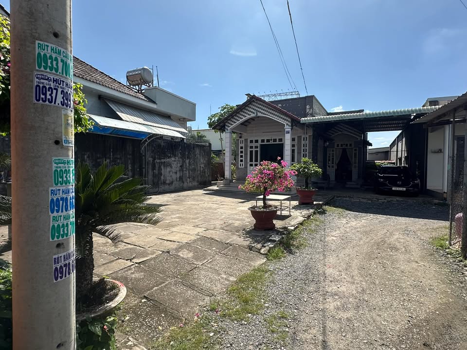 Nhà phố Phú Mỹ 330m² giá 3 tỷ - Không gian rộng rãi cho gia đình!