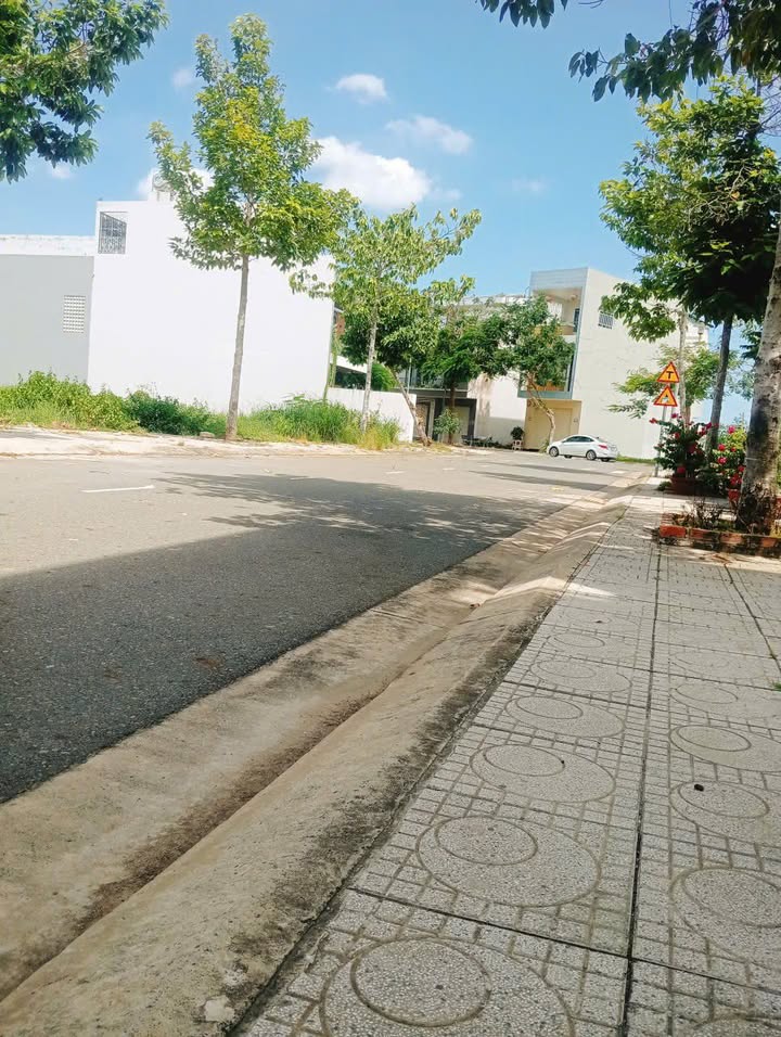 Đất nền Phước Hưng, TP Bà Rịa 85.5m² giá 2.3 tỷ - Khu dân cư mới, vị trí đẹp!