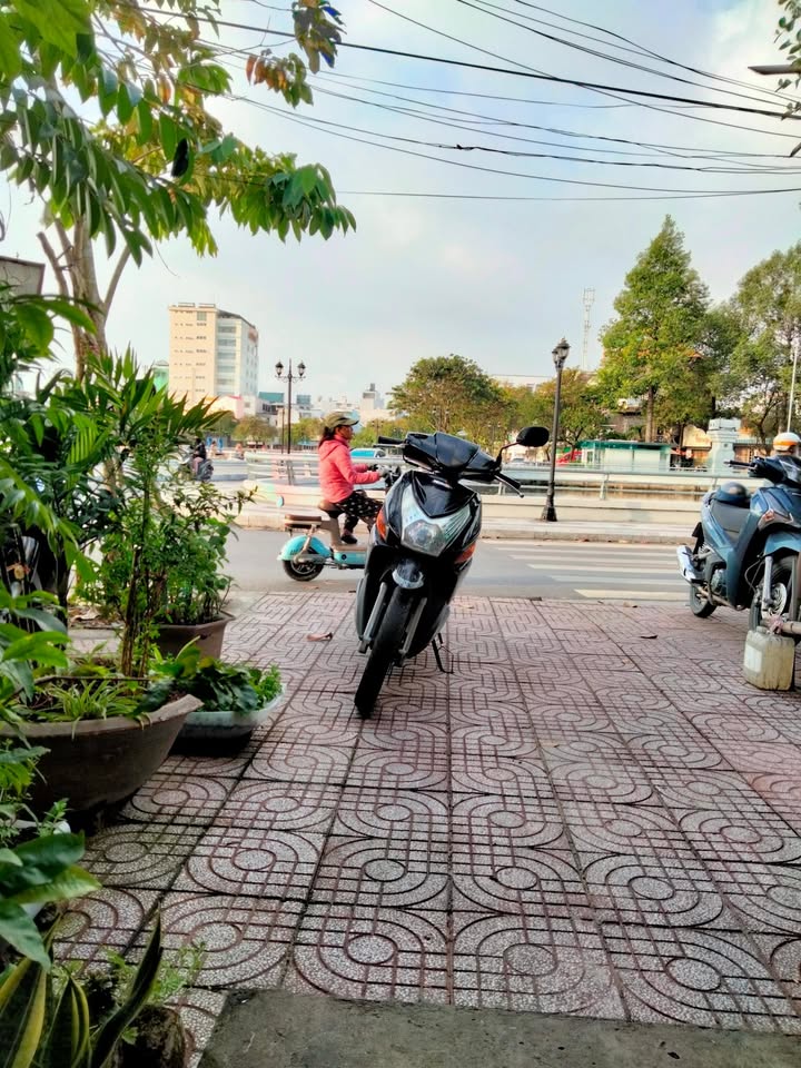 Cho thuê mặt bằng FrontHouse 141 Huỳnh Cương, Cần Thơ - Giá chỉ 1.3 triệu/tháng!