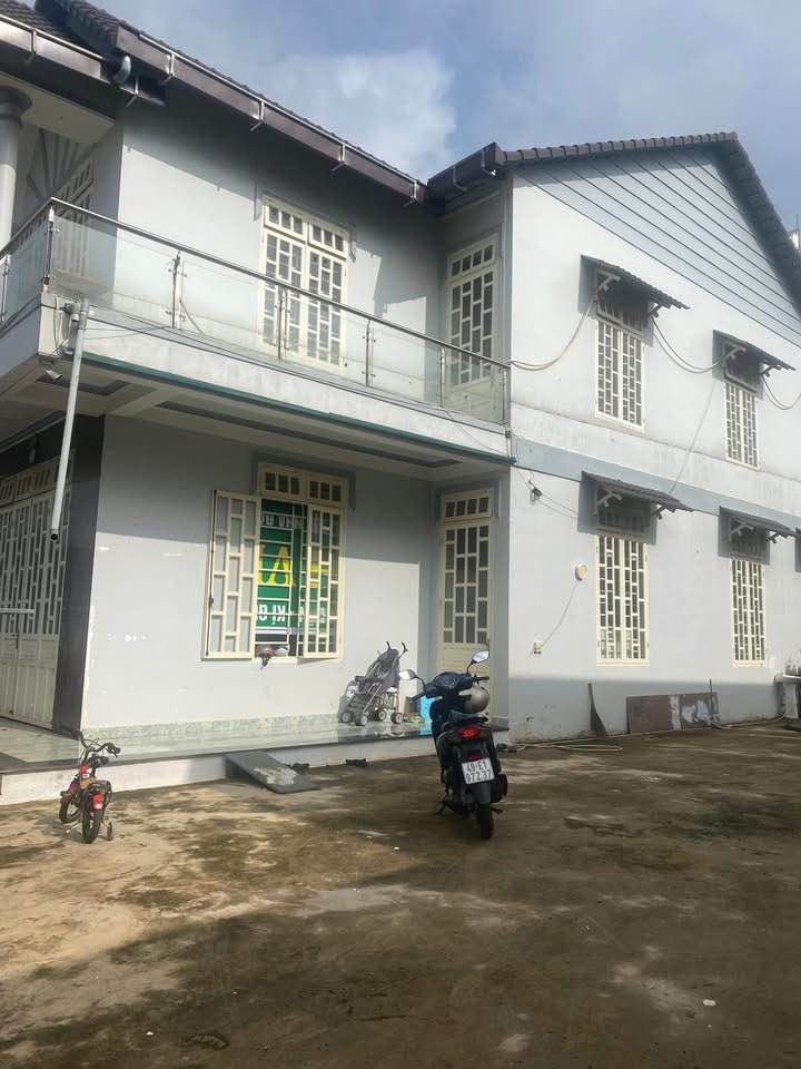 Nhà đẹp xã Liên Hiệp, Đức Trọng 220m² giá 3.6 tỷ - Thiết kế rộng rãi, gần sân bay!