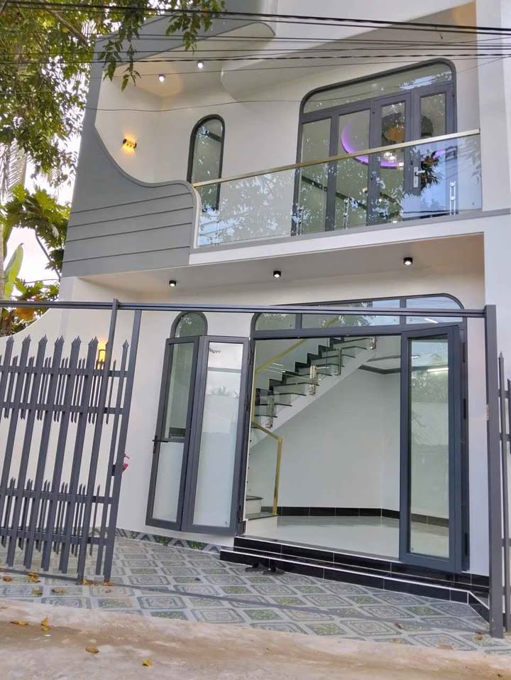 Nhà gác lửng 60m² Bình Minh Vĩnh Long giá 1.289 tỷ - Thiết kế đẹp, ô tô vào tận sân!