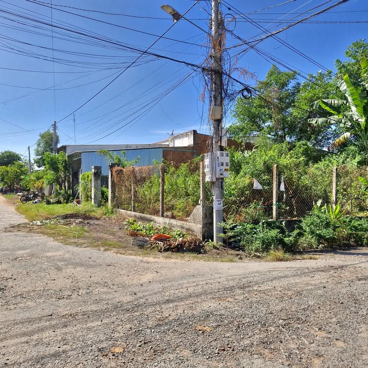 Đất lô góc 2 mặt tiền Nguyễn Chí Thanh, Hòa Thành, 420m² - Cơ hội đầu tư tốt!