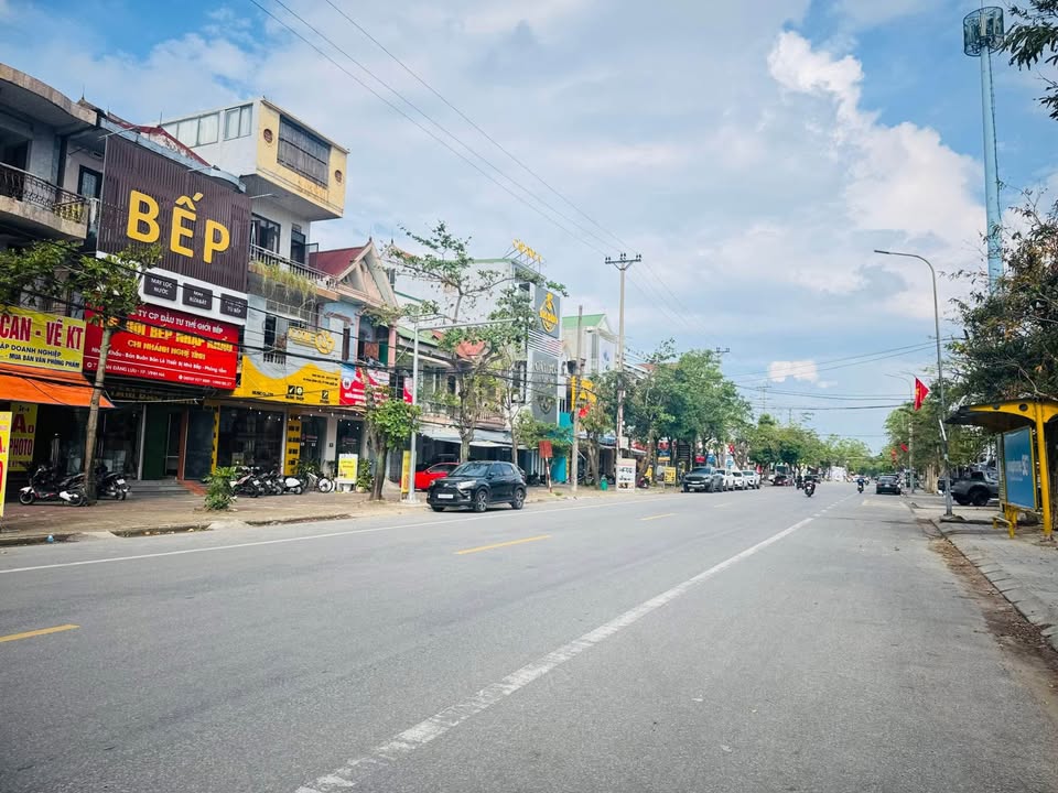 Nhà mặt tiền Phan Đăng Lưu 120m² giá thỏa thuận - Kinh doanh sầm uất!