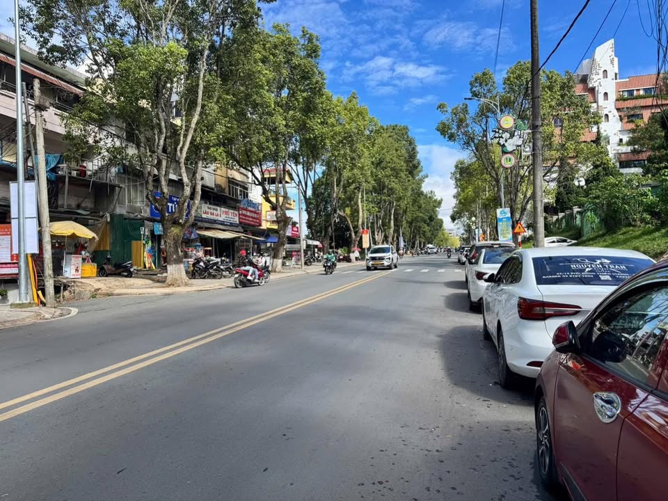 Nhà mặt tiền kinh doanh Đà Lạt 117m² giá 33 tỷ - Vị trí đắc địa trung tâm!