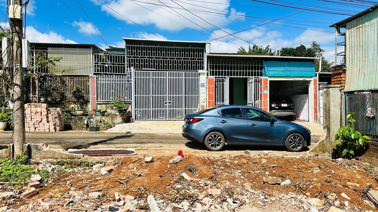 Đất nền Hẻm 40 Lê Quang Định, Pleiku 85.5m² giá chỉ 800 triệu - Cơ hội đầu tư hấp dẫn!