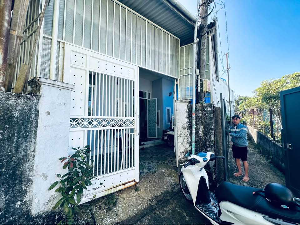 Nhà hẻm Phan Đình Phùng, Pleiku 100m² giá 1.6 tỷ - Thương lượng chính chủ!