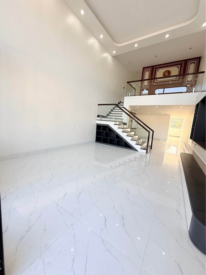 Nhà bán tại khu 5 Hải Yên, Móng Cái 117m² giá 2 tỷ - Không thể bỏ lỡ!