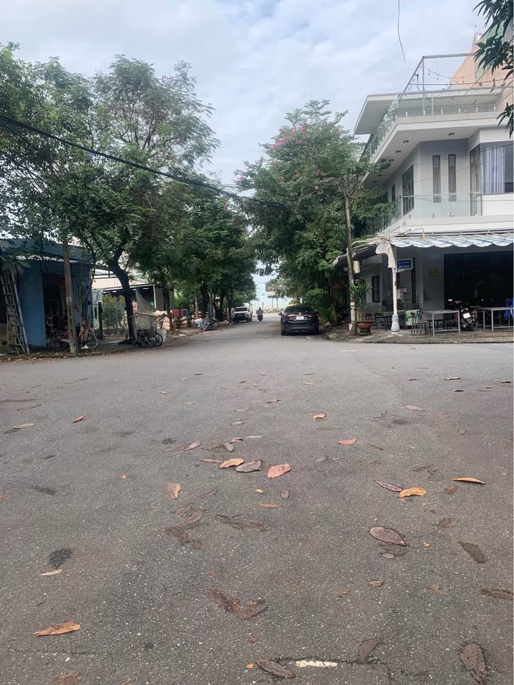 Nhà 2 tầng góc 2 mặt tiền Hòa Minh, Đà Nẵng 140m² giá 15 tỷ - Tiềm năng đầu tư cao!