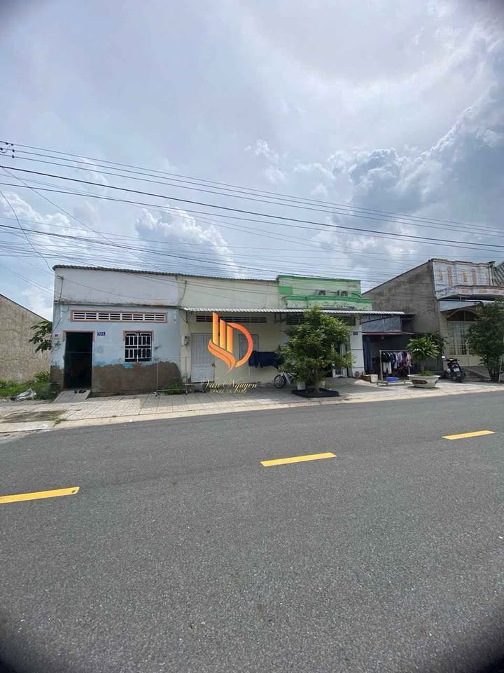 Nhà bán gấp đường Hồ Văn Thanh, phường Cao Lãnh, 76.5m² - Tiềm năng đầu tư lớn!